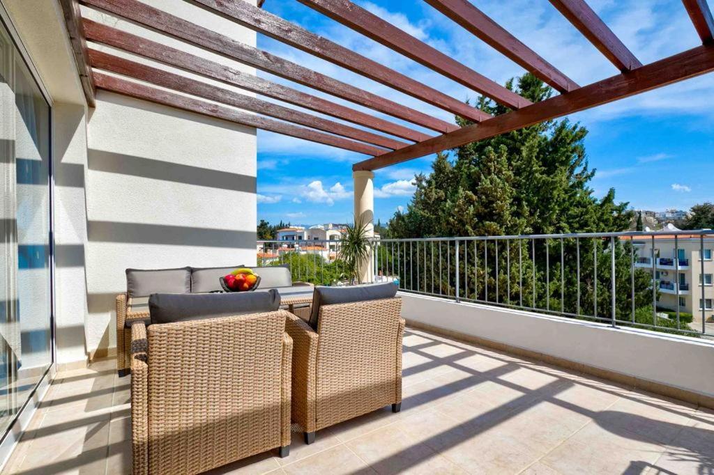 Penthouse Carina Apartment Paphos Ngoại thất bức ảnh